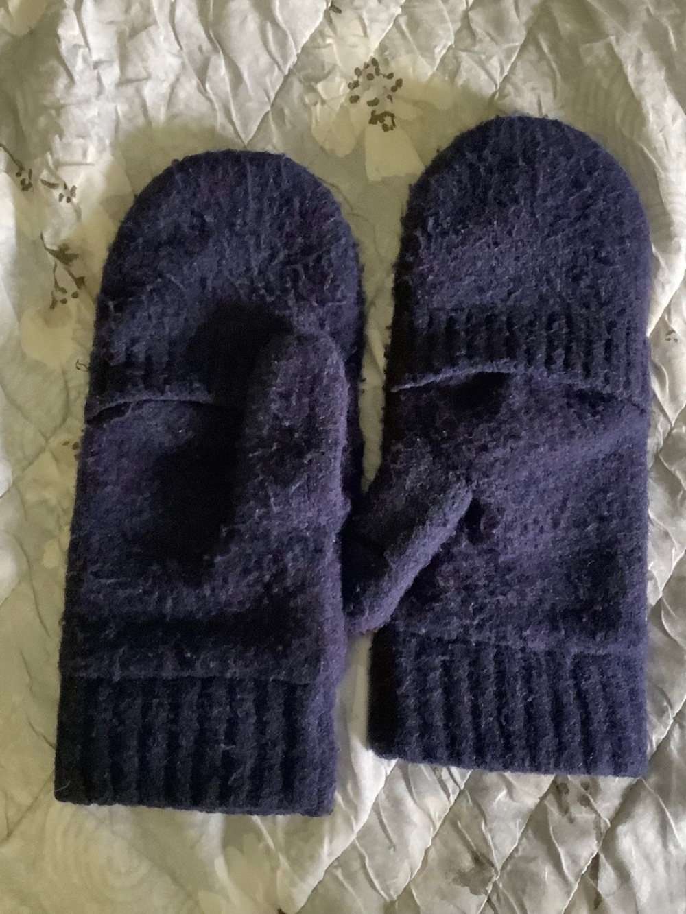 Uniqlo Mittens, Fleece Lined - Picture 3 of 5